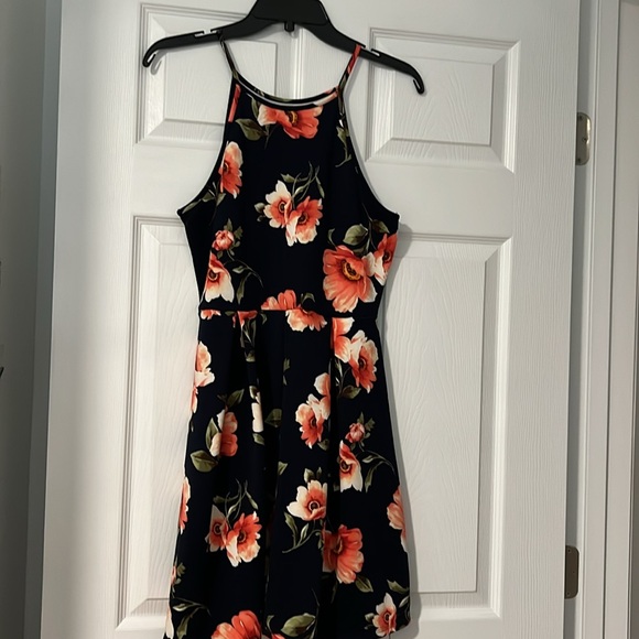 Dress - Picture 2 of 2